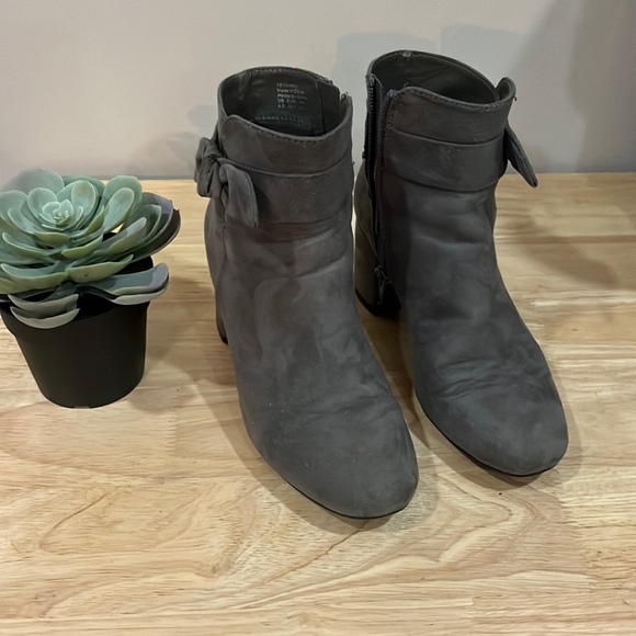 🌸 3/$25 Kelly & Katie | Tessano Ankle Boots - Picture 1 of 7